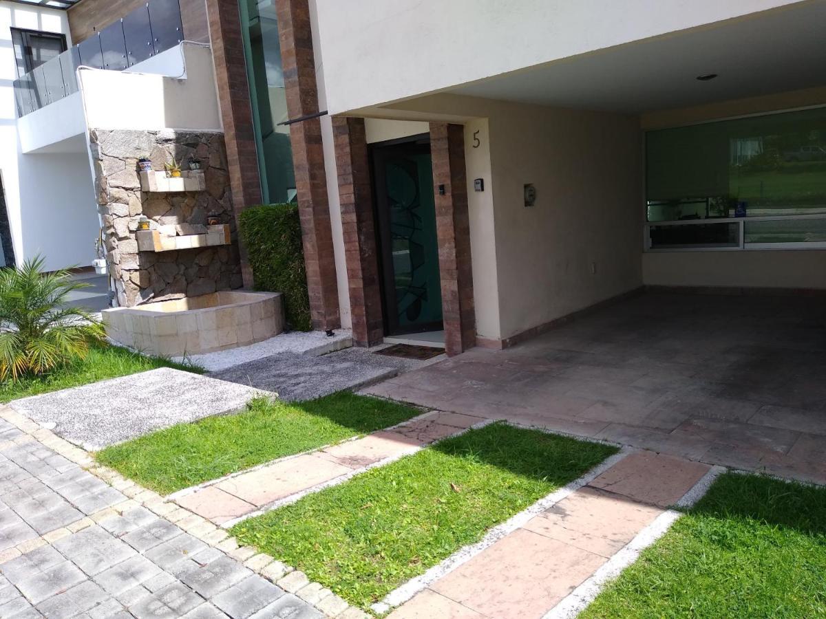 Habitacion Matrimonial Con Cama Y Sofa Para Cuatro Personas Tlaxcalancingo Exterior foto